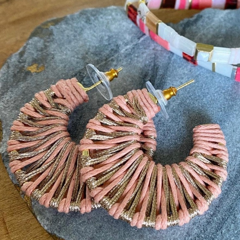 Stella & Dot Macrame Hoop earrings-NIB/Retired